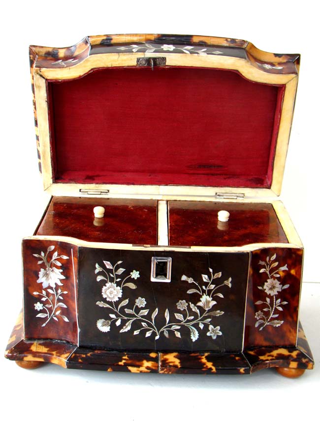 An English Regency period double serpentine fronted Tortoiseshell Tea Caddy box circa 1825 — image 2